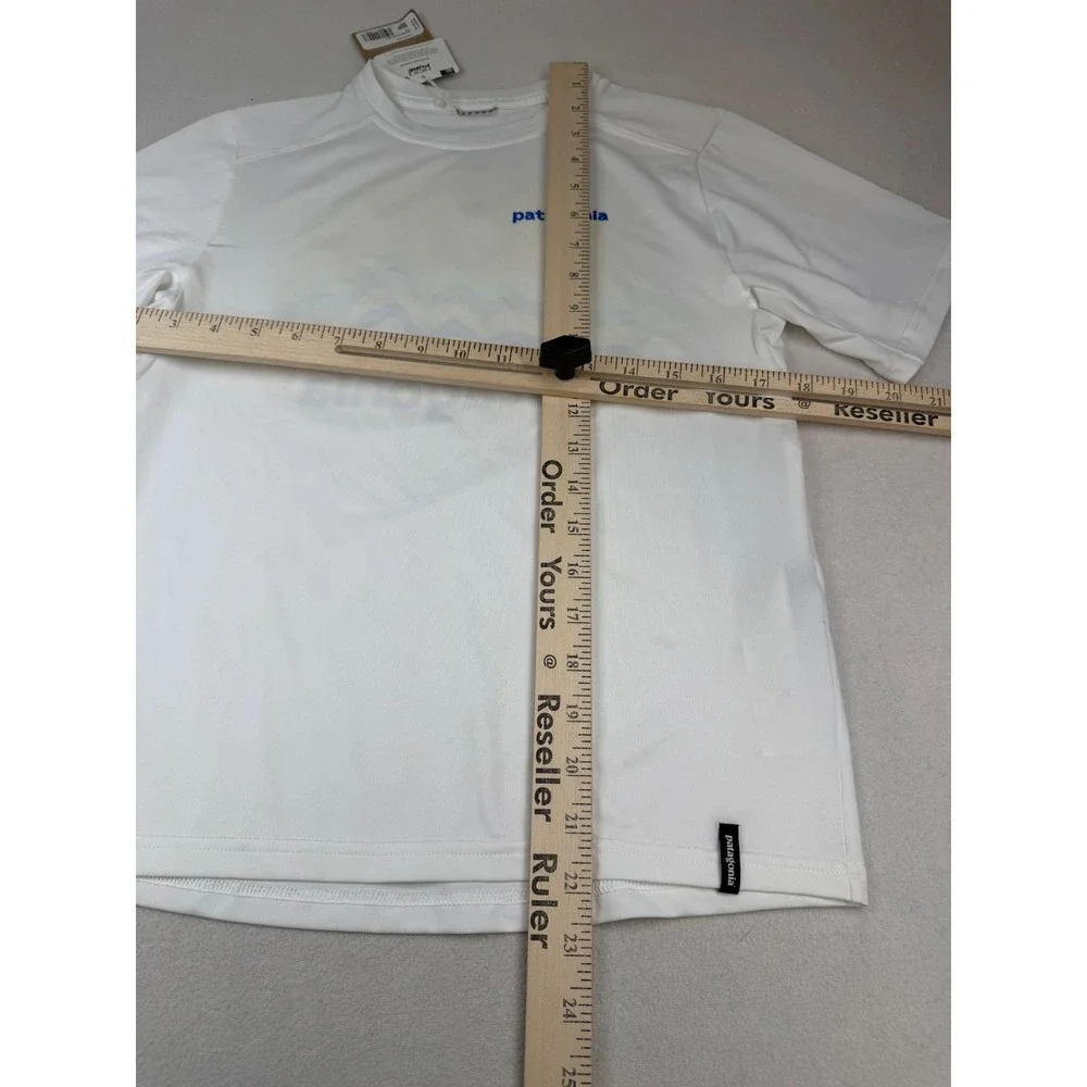 Patagonia Kids Capilene Silkweight T-Shirt White Ridge Rise Graphic Large 12 NWT